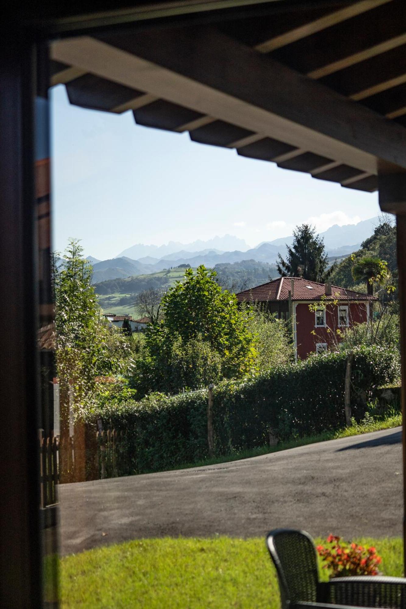 Apartamentos Cuetumerin Onís エクステリア 写真