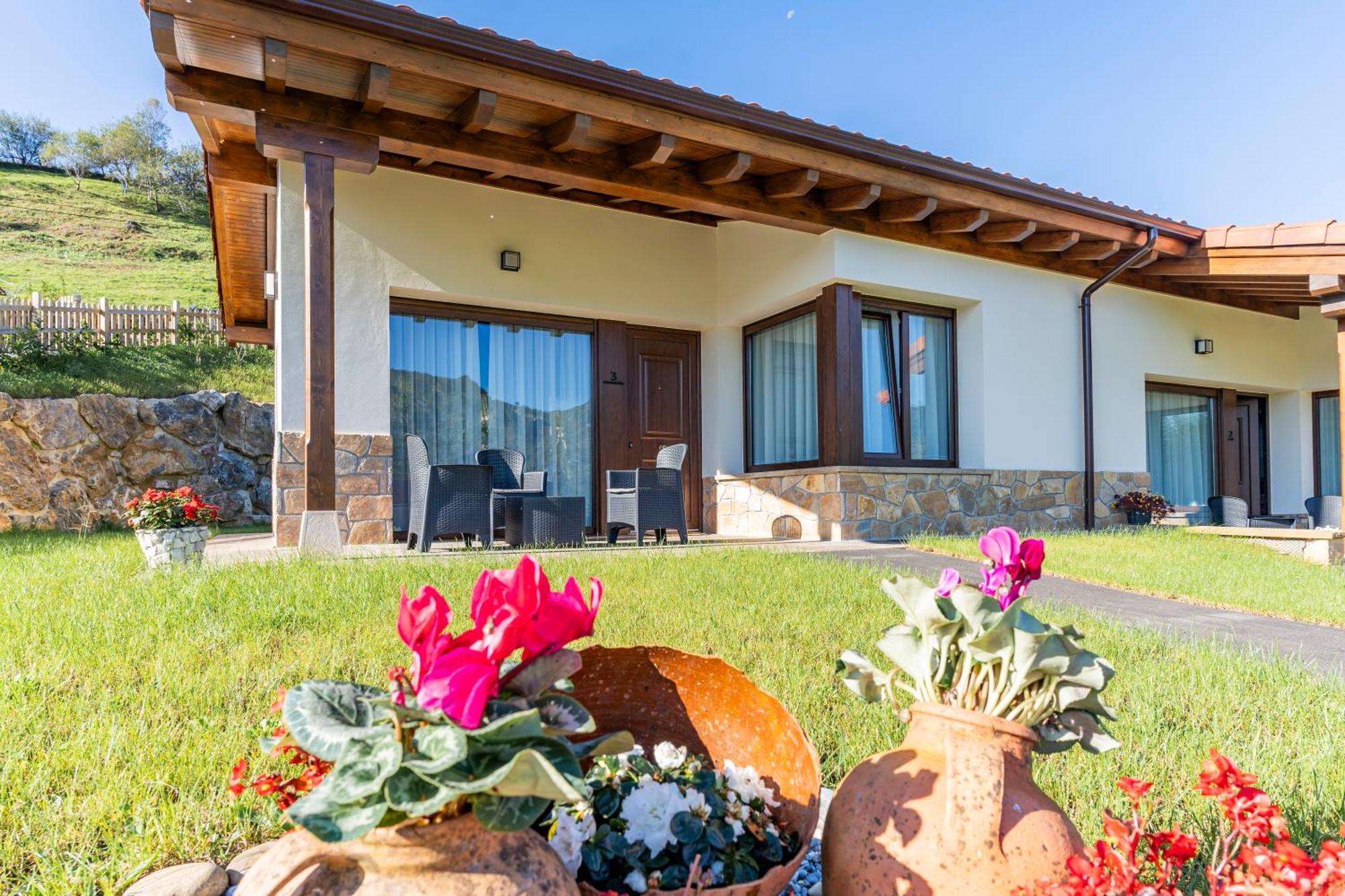 Apartamentos Cuetumerin Onís エクステリア 写真